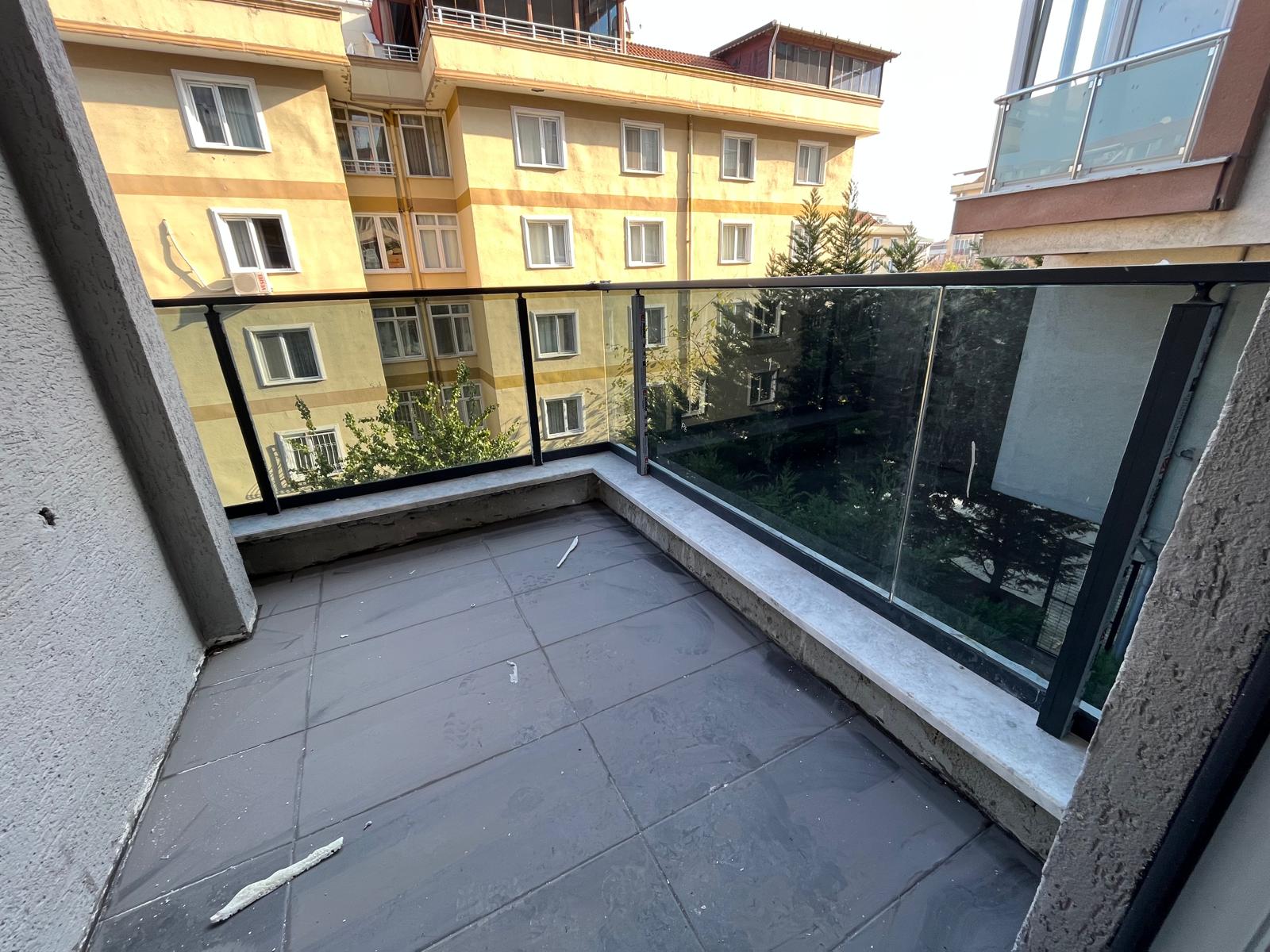 Küpeşte camlı korkuluk 7